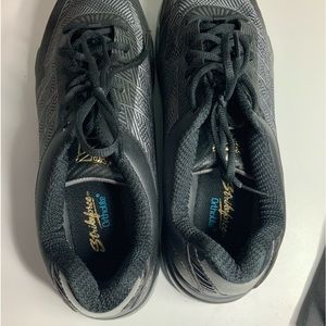 Men’s right handed STRIKEFORCE bowling shoes